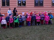 Rozsvícení vánočního stromku u školky